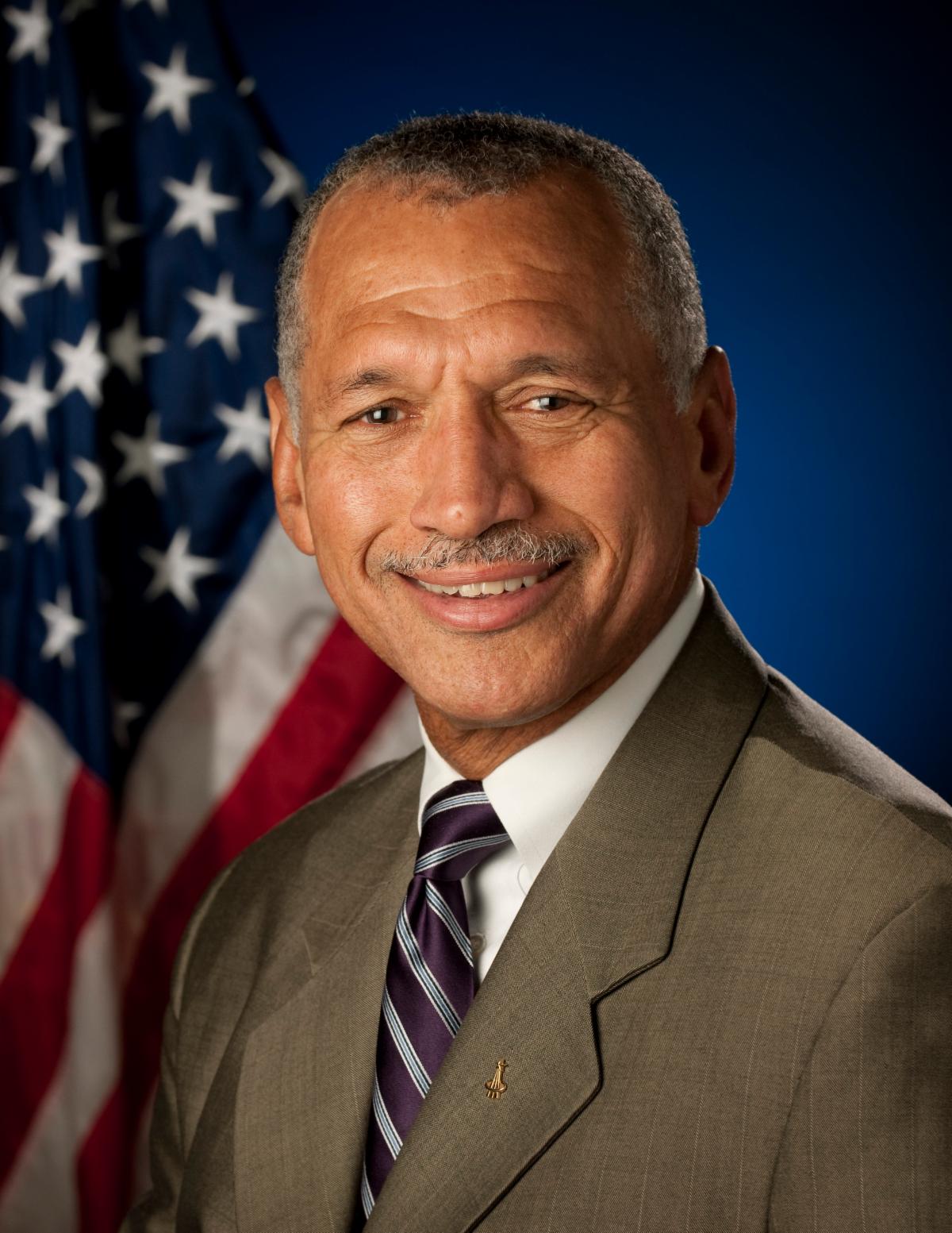 Major General Charles Bolden Honored with the 2020 Wright Brothers Memorial Trophy
